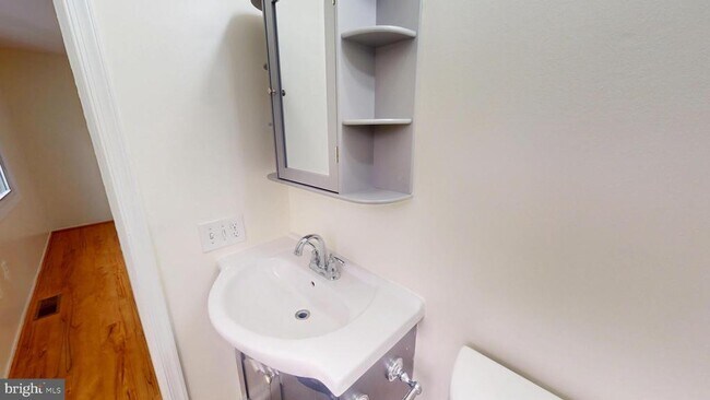 Building Photo - 4025 Chelmont Ln