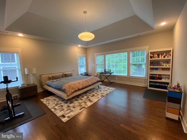 Building Photo - 2233 N Underwood St