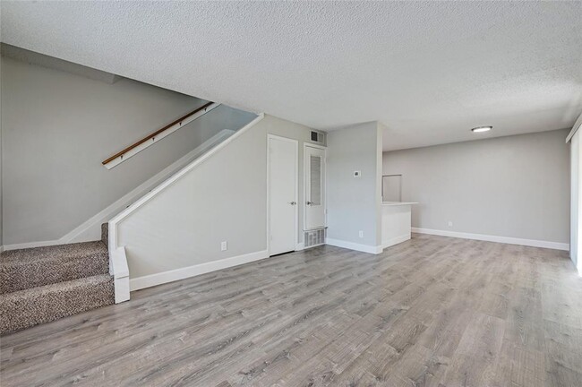 Building Photo - 1200 Banister Ln