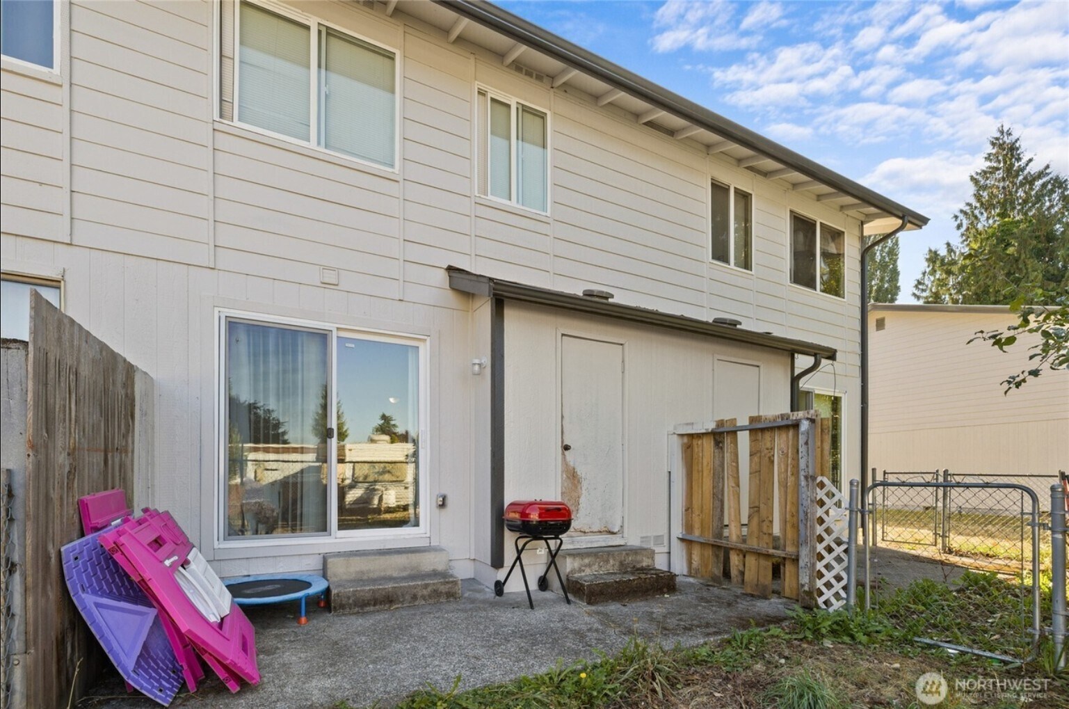 Building Photo - 429 37th St SE