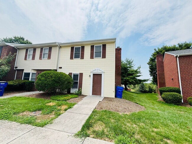 Building Photo - 2424 Ridge Rd