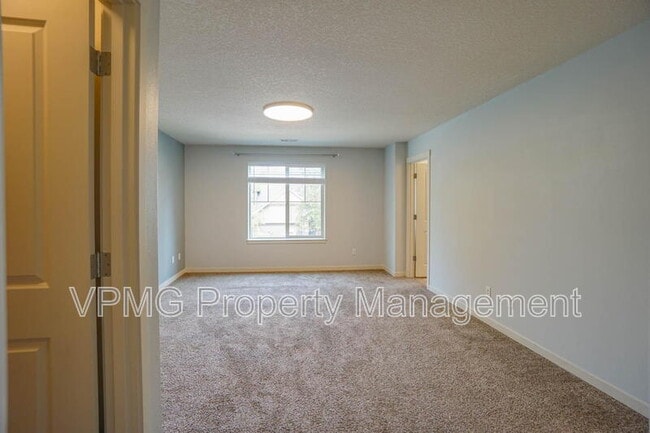 Building Photo - 5941 NE 48th St