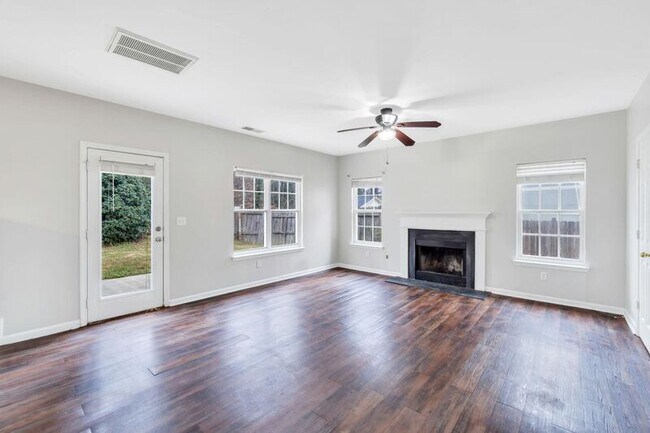 Building Photo - 5508 Kiev Dr