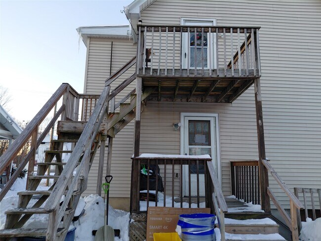 Building Photo - 330 Conklin Ave