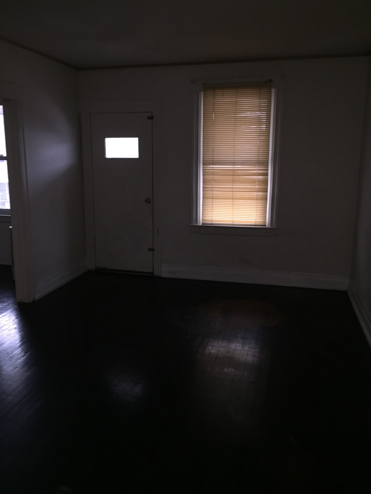 Building Photo - 9345 Charest St