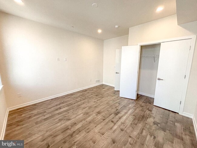 Building Photo - 1439 S Taylor St