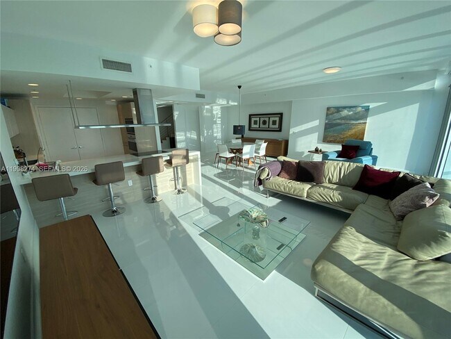 Building Photo - 17301 Biscayne Blvd