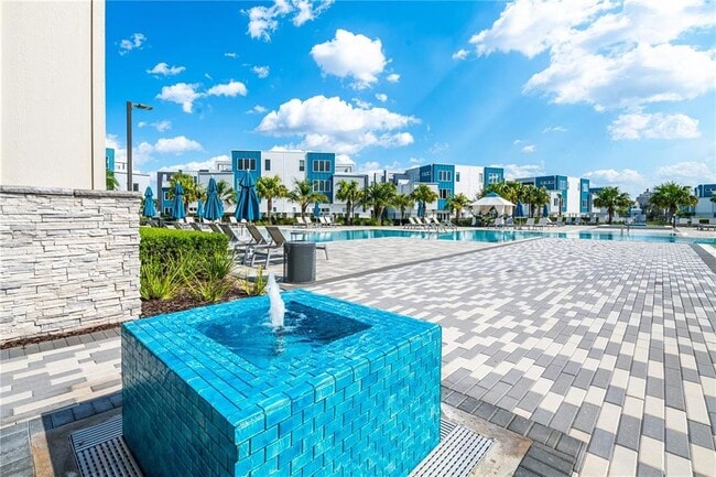 Building Photo - 7740 Sandy Ridge Dr