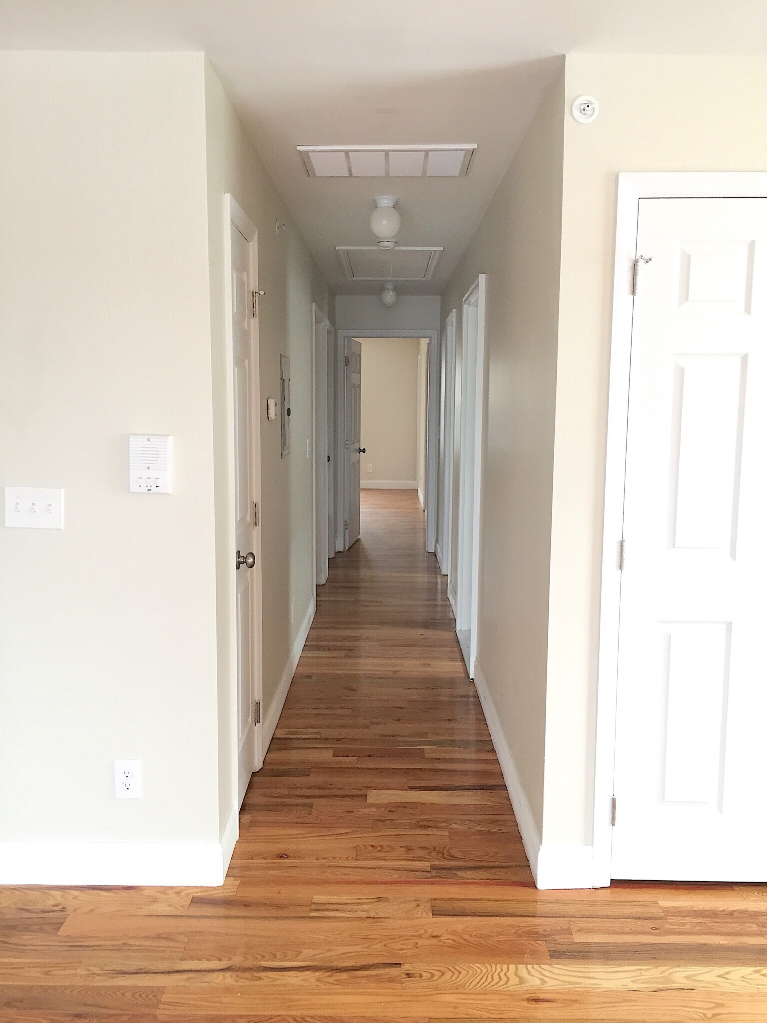 Building Photo - 270 S 20th St