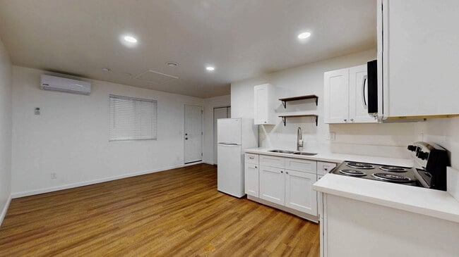 Building Photo - 1718 Fairmount Blvd