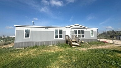 Building Photo - 3 Bedroom 2 Bathoom Ready to Rent in Odessa