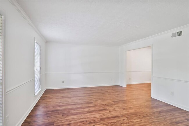 Building Photo - 571 Aberdeen Dr