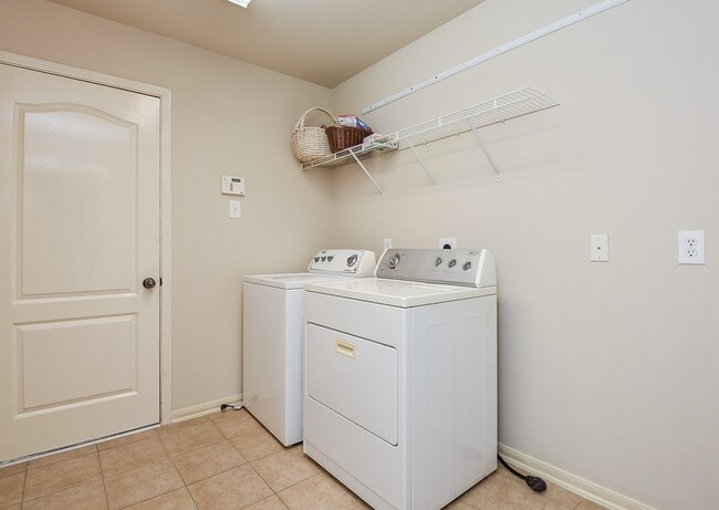 Building Photo - 3217 Mossy Bend Ln