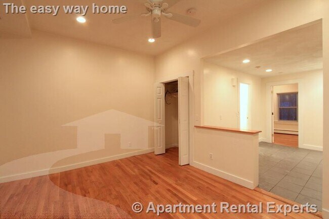 Building Photo - 302 Highland Ave