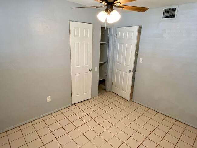 Building Photo - 3-Bedroom, 1.5 bath in Phoenix That’s read...