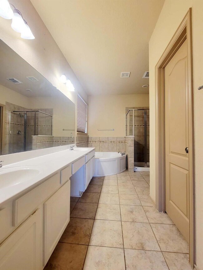 Building Photo - 23147 Enchanted Cactus Dr