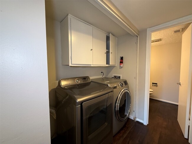 Building Photo - 10428 Hammerly Blvd