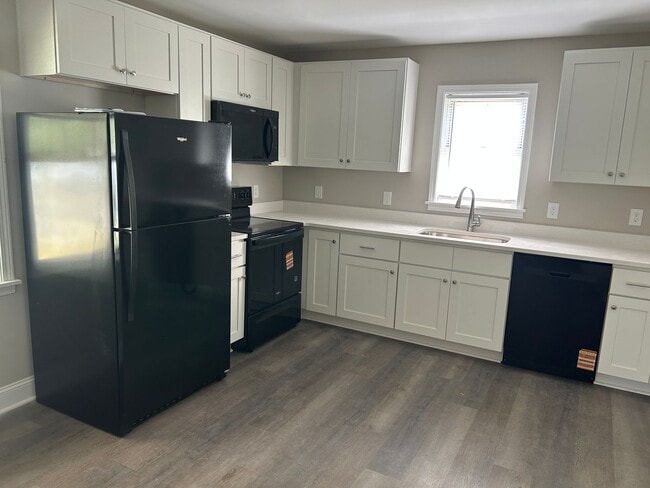 Building Photo - 627 W Northwest Blvd