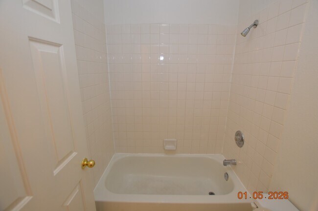 Building Photo - 550 Roxella Ln