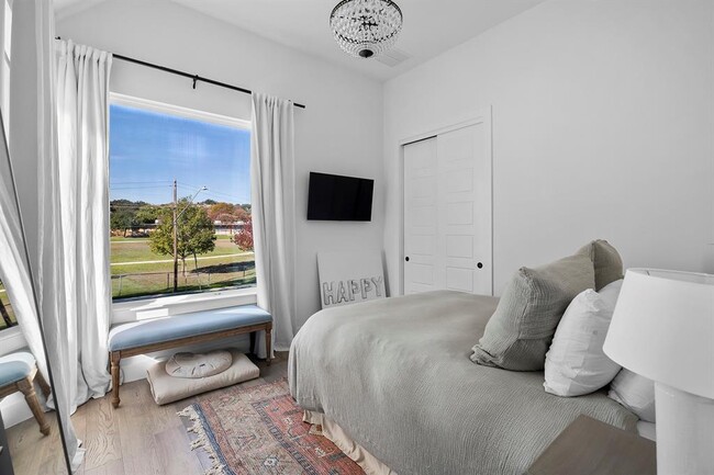 Building Photo - 404 Powell Cir