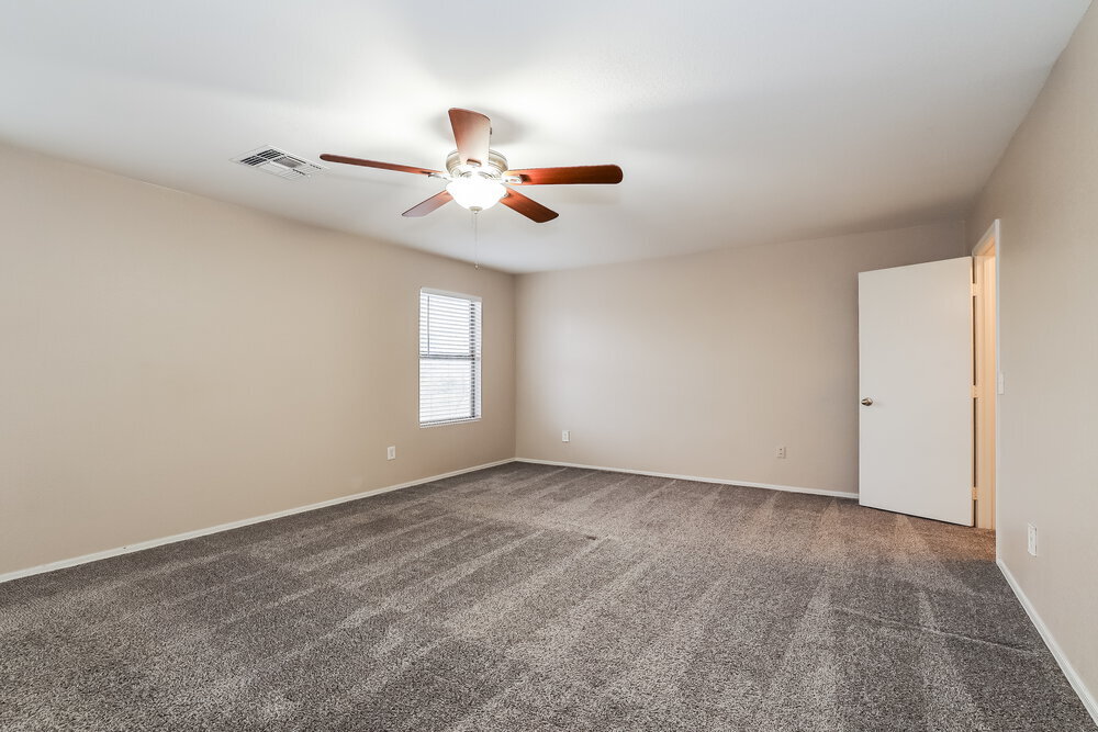 Building Photo - 2809 E Cherry Hills Dr