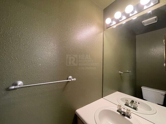 Building Photo - 8262 S Fillmore Way