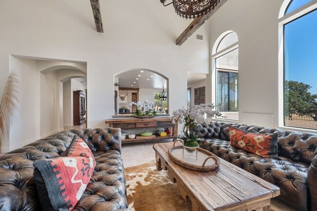 Building Photo - AVAILABLE NOW - Furnished Luxury Wine Coun...