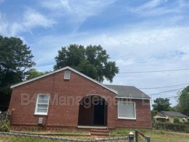 Building Photo - 263 32nd Ave