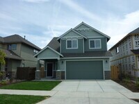 Building Photo - MOVE IN SPECIAL 1/2 OFF FIRST MONTHS RENT-...