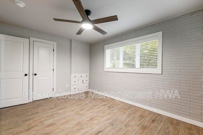 Building Photo - 6 Erith Ln