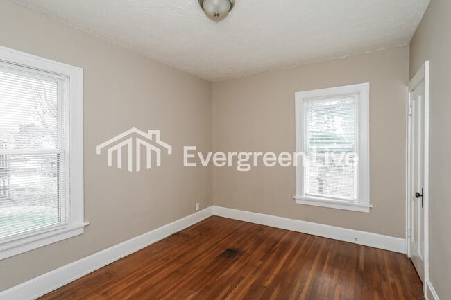 Building Photo - 3334 Dartmouth Dr