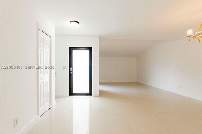 Building Photo - 6916 SW 110th Ave