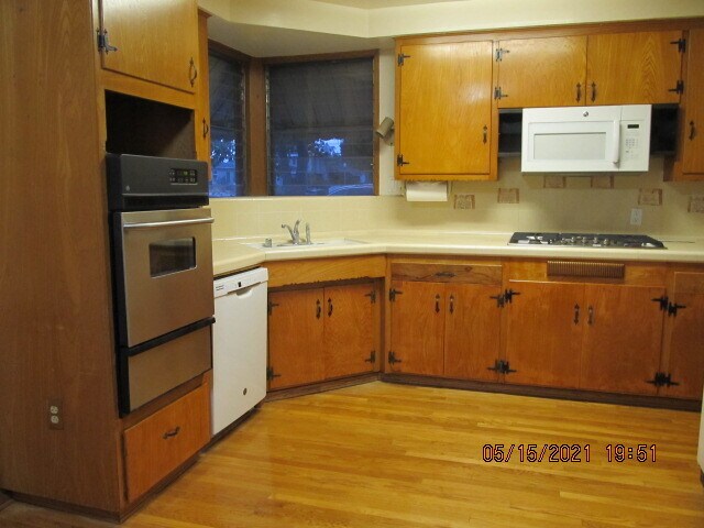 Kitchen - 8124 Gonzaga Ave