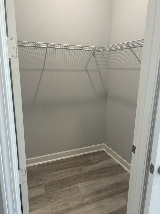 Building Photo - Gated 55+ community with lots of HOA amenities!
