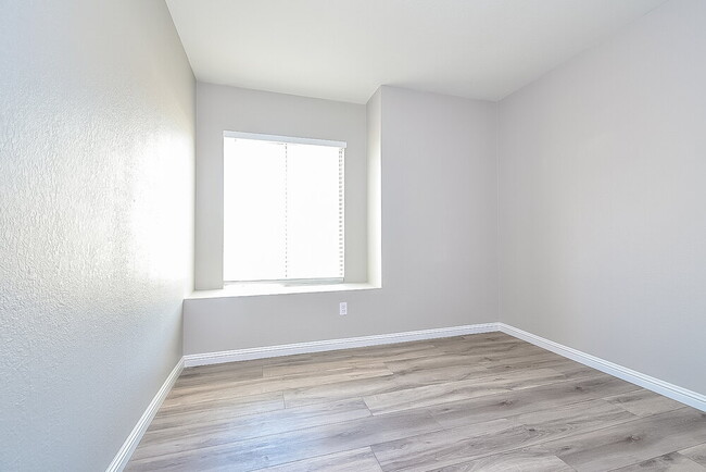 Building Photo - 4623 Candlas Way