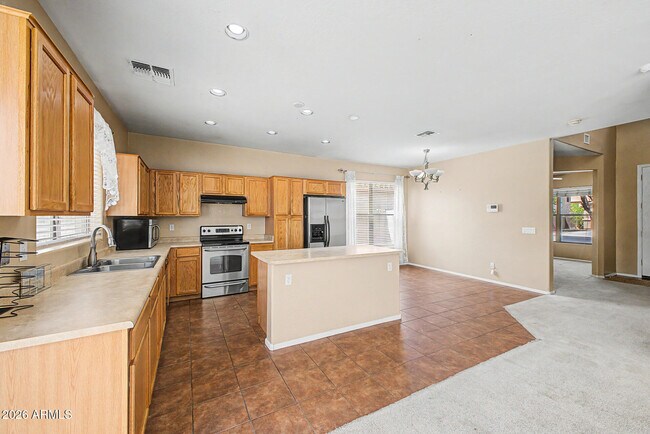 Building Photo - 11755 W Hopi St