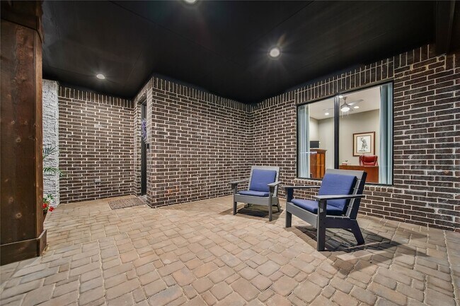 Building Photo - 1015 Oak Briar Ln
