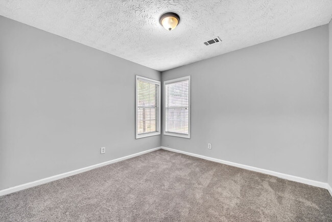 Building Photo - 825 Chatham Park Dr SW