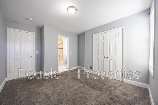 Building Photo - 10 N Ellwood Ave