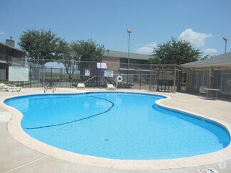 Pool and Hot tub - Trestles Condominiums