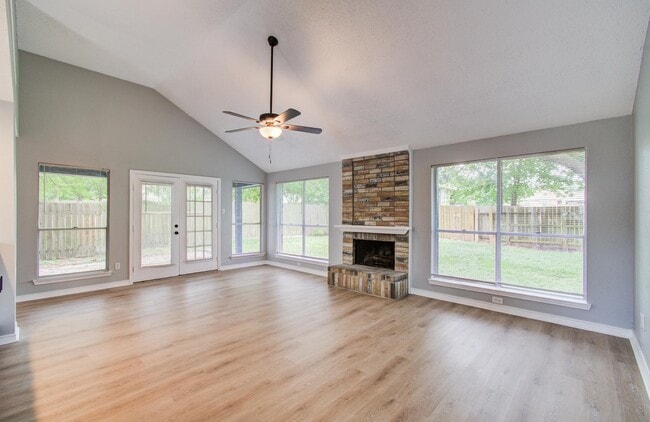 Building Photo - 13215 Bunker Hill Dr