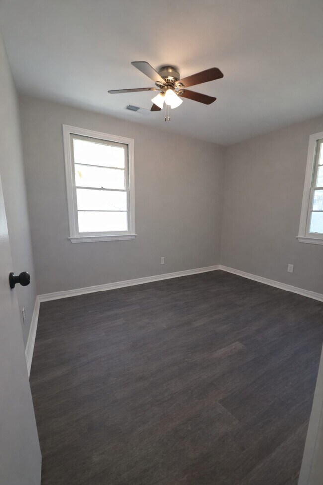 Building Photo - 1330 West Dr