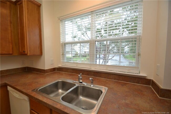 Building Photo - 821 Hamlet Park Dr