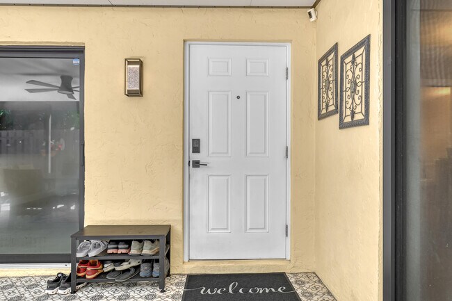 Building Photo - 923 Springdale Cir