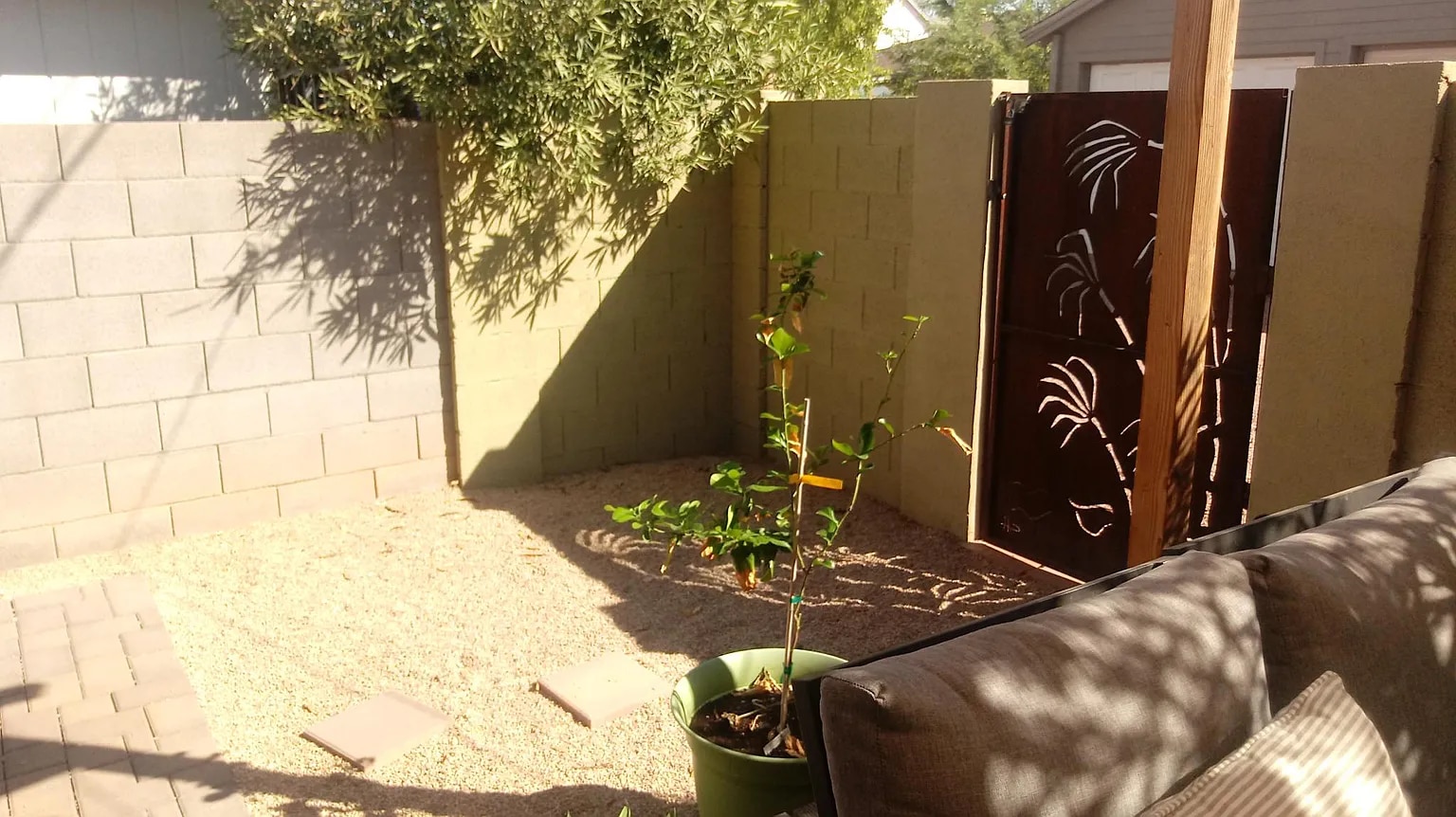 nice for pets - 1140 E Coronado Rd