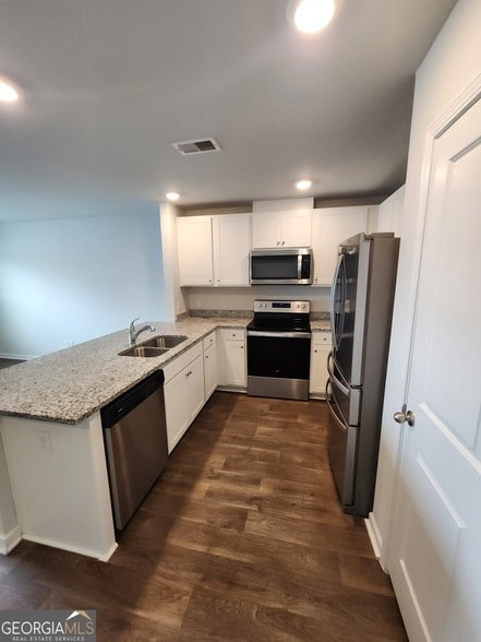 Building Photo - 214 Coneflower Rd