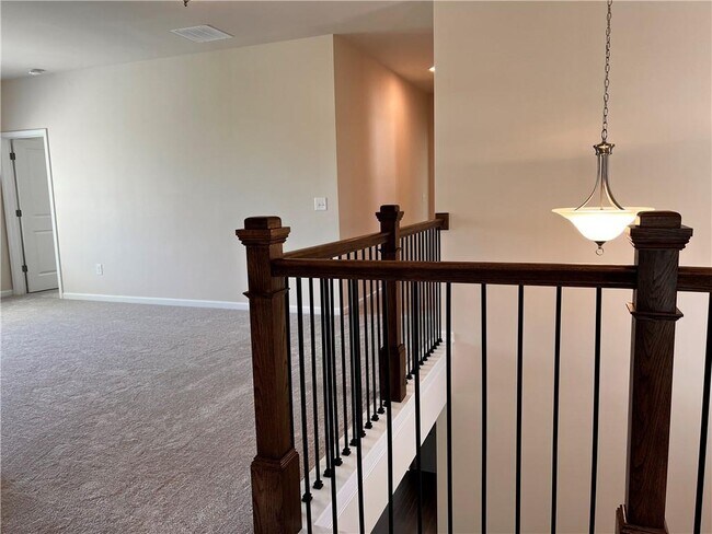 Building Photo - 3755 Crestland Ln