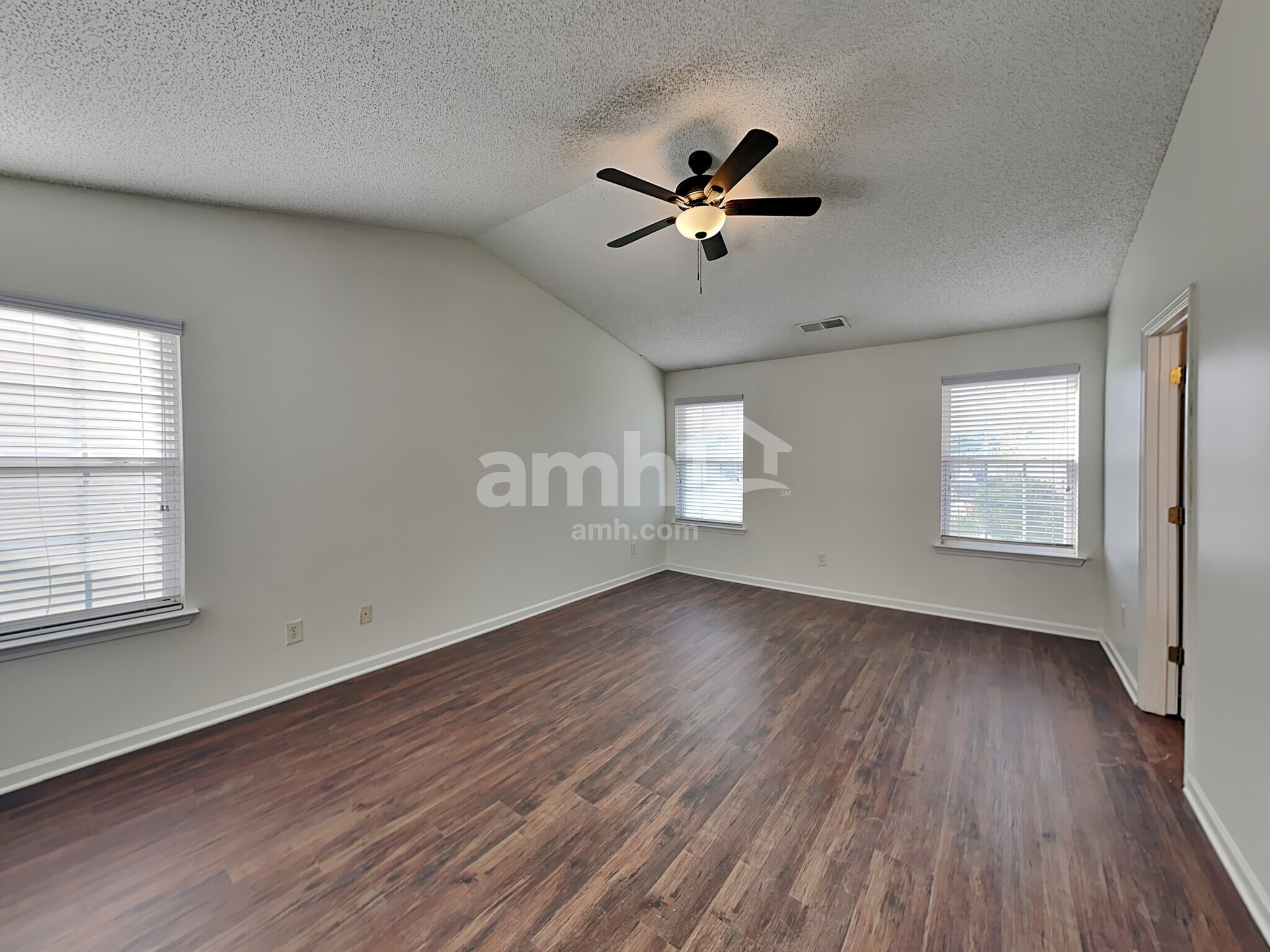 Building Photo - 10502 Plantain Ct