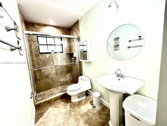 Building Photo - 1361 N Fieldlark Ln