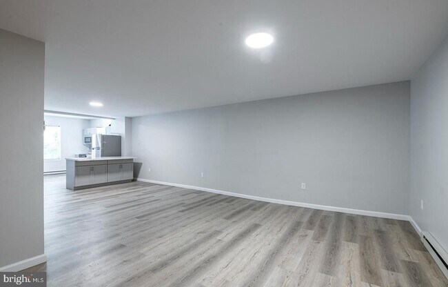 Building Photo - 419 Woodward St